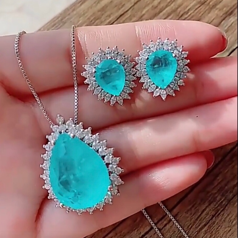 ✨ Oval Paraiba Tourmaline Earring & Pendant Set✨